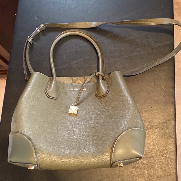 Michael Kors Brand new army green bag - Picture 7 of 9